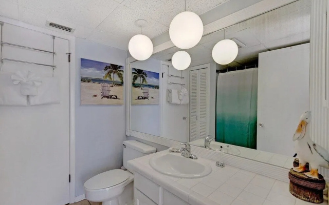 Love Me 1037 - 1 Br Condo