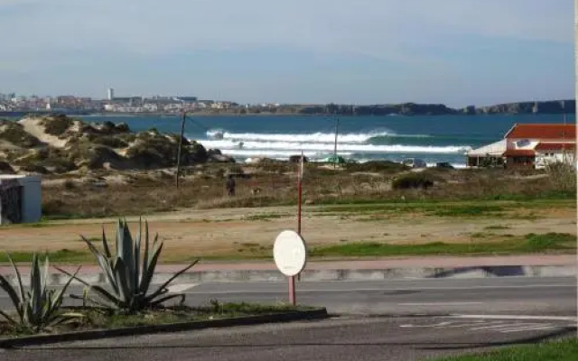 SurfMoments House & School