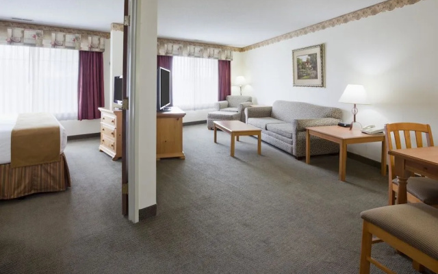 Crossings by GrandStay Inn and Suites