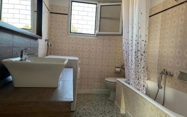 Athens Riviera: 2 bed / 3' walk from the beach