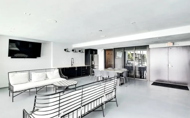 3Bedroom 2 Bath Condo
