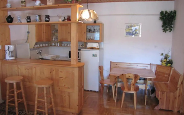 Schmidt apartment