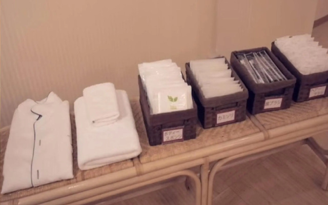 HEARTS Capsule Hotel & Spa Nakasu (Male Only)