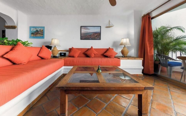 Ocean View 2Br Condo-balcony-beach-pool 710