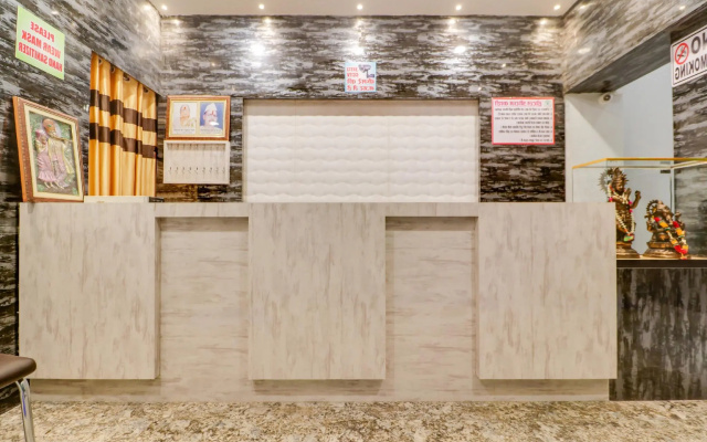 SPOT ON 69549 Hotel Shri Ram Kashi