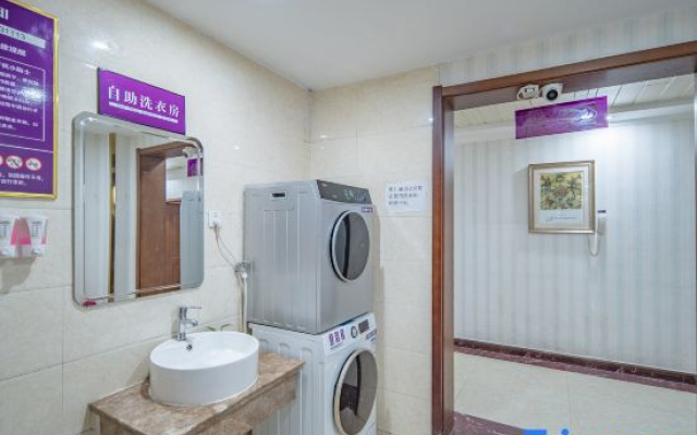 Yayue Hotel (Shijiazhuang Vientiane City Xinbai Square Subway Station Branch)