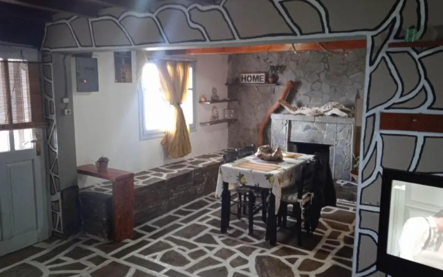 Ikaros House