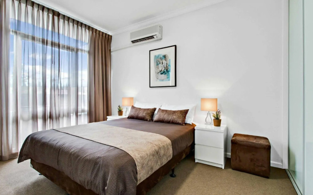 Adelaide DressCircle Apartments