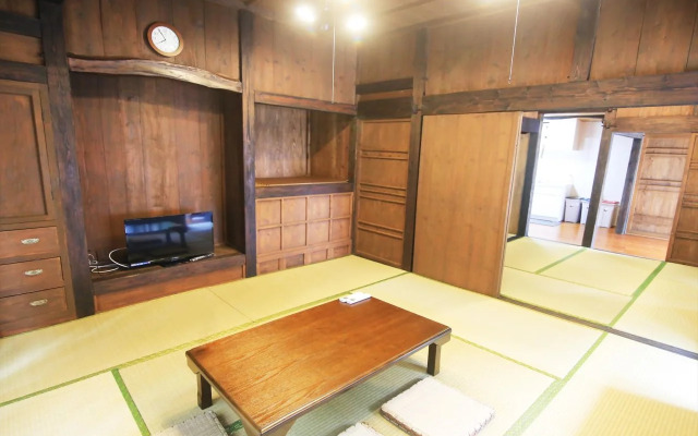 Ryukyukominka Shinasaki