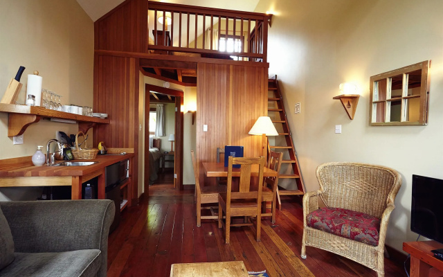 Middle Beach Lodge
