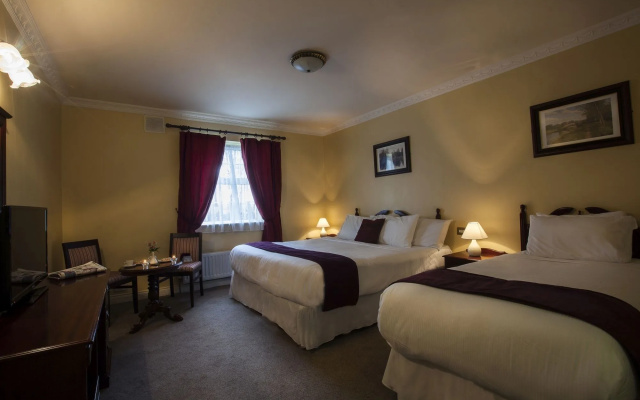 Woodford Dolmen Hotel