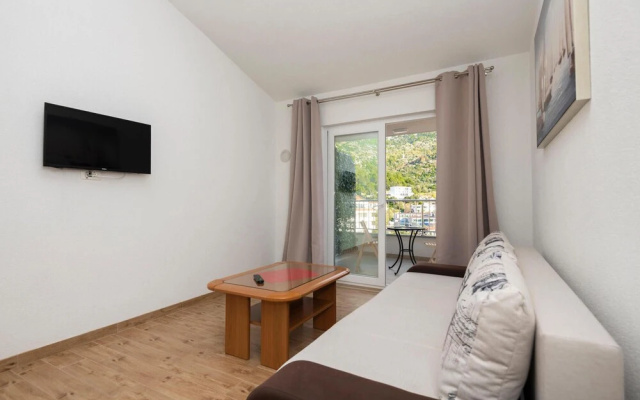 Amazing Apartment in Drvenik With 1 Bedrooms and Wifi