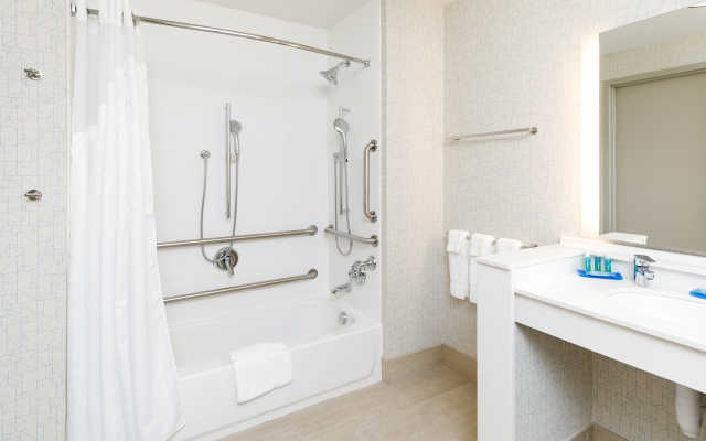 Holiday Inn Express & Suites Sturbridge by IHG