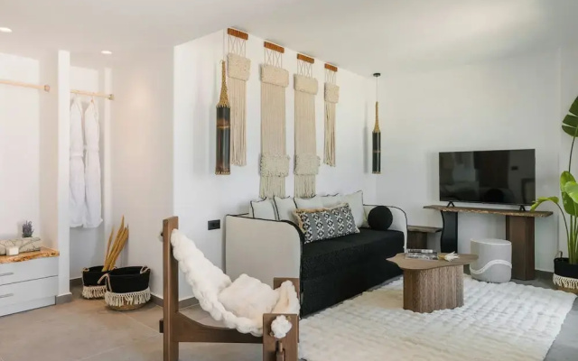 Acro Caldo Suites