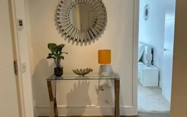 2 bed 2 Bath Waterfront Luxury Apartment
