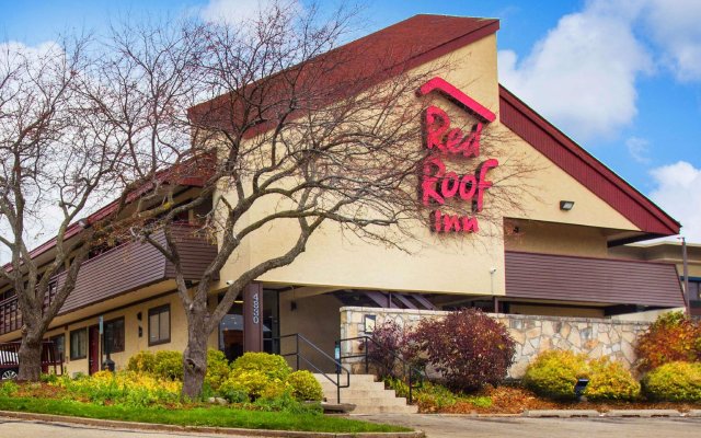 Отель Red Roof Inn Madison, WI США, Мэдисон - отзывы, цены и фото номеров - забронировать отель Red Roof Inn Madison, WI онлайн вид на фасад