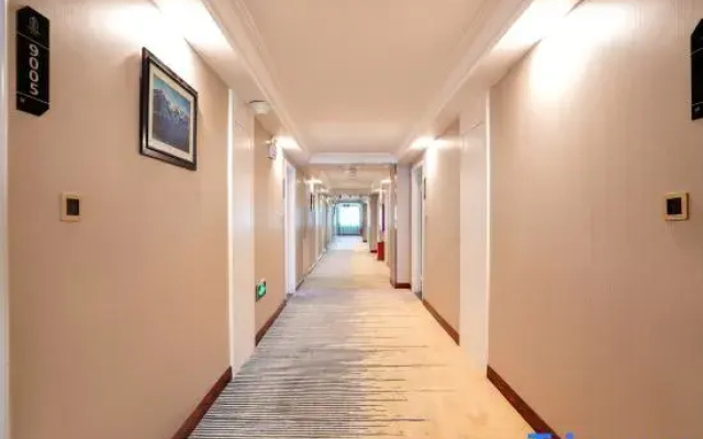 Marjan Hotel (International Grand Bazaar & People's Hospital Branch)