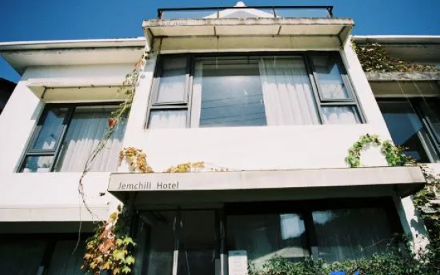 Jemchill Hotel