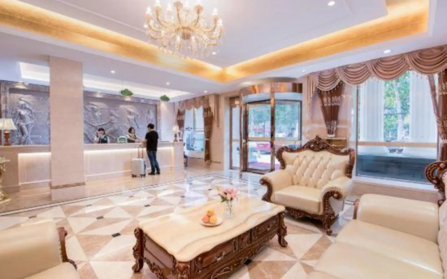 Vienna Hotel (Kaifeng House Store)