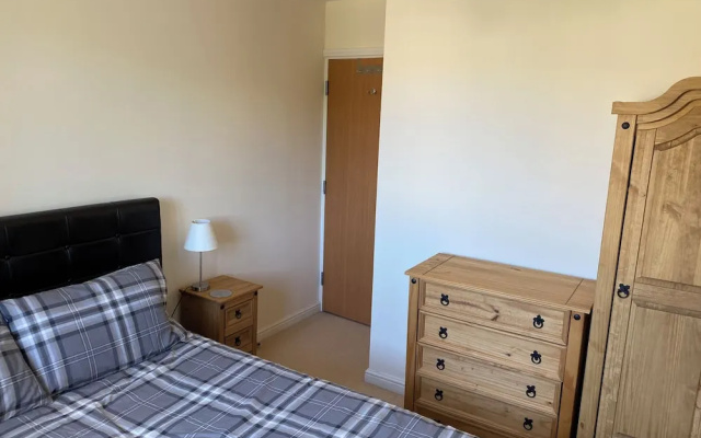 2BR &2 Bath Riverside Penthouse 2 Parking View Near St Neots