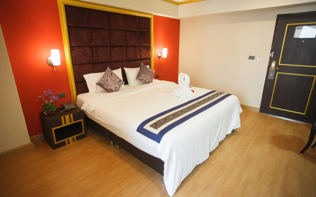 Grand Pink Hotel