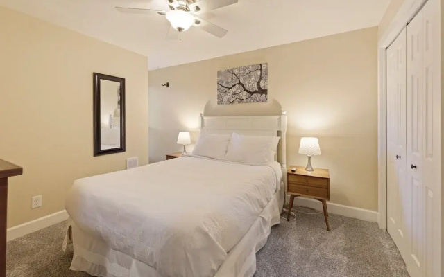 Abbot House 4 2 Bedroom Condo