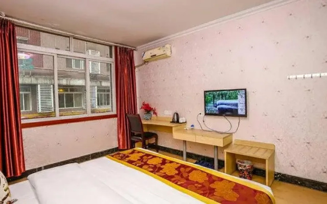 Yuhang Business Hotel