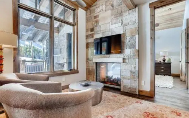 Chalet Tenmile Views Home