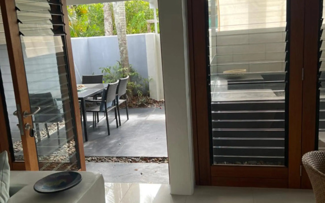 Beachside Apartment 1 with plunge pool