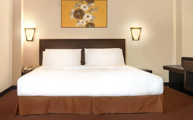Summer View Hotel