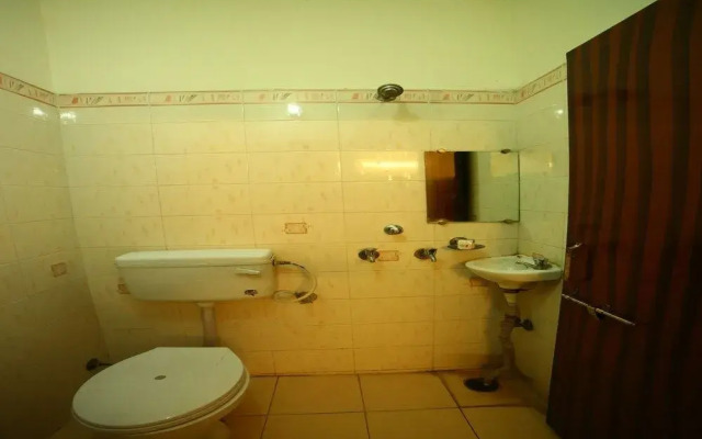 OYO 15933 Hotel V Square