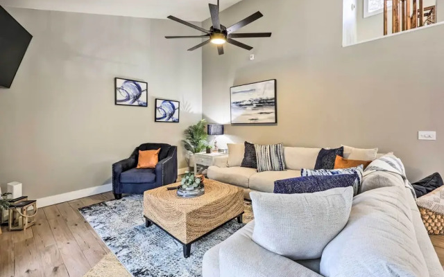 Lakefront Rogers Getaway w/ Hot Tub & Deck!