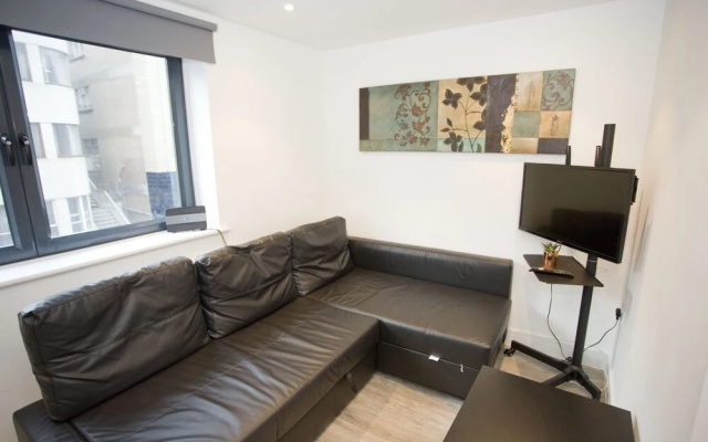 8 Compass Point