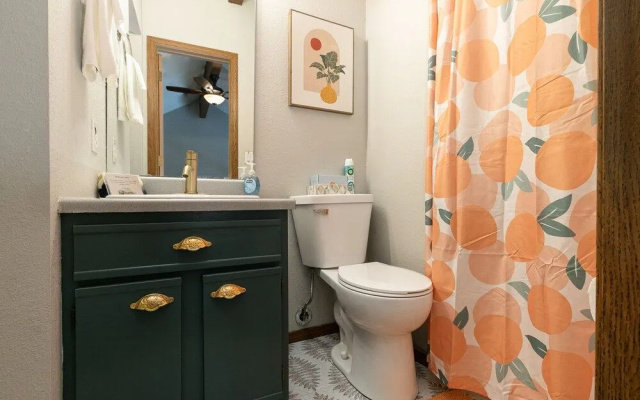 Green Meadow Getaway 2 Bedroom Condo