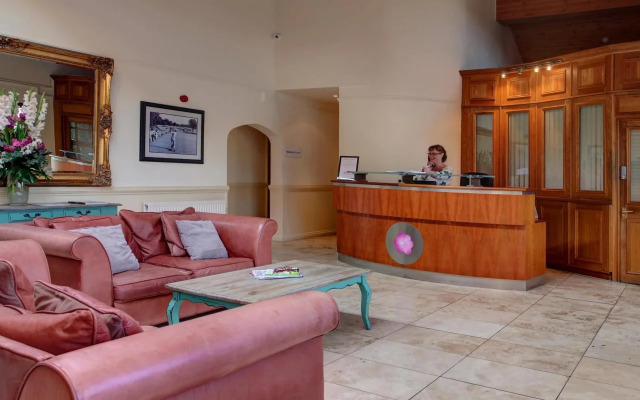 Bernwood Park Hotel