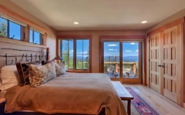 Glacier Luxury Lodge