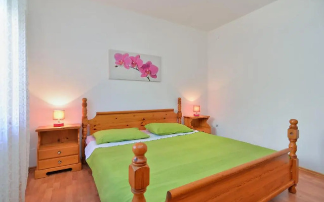 House Vlade 1219