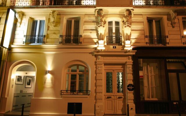 Отель Hôtel De Nemours Франция, Париж - 14 отзывов об отеле, цены и фото номеров - забронировать отель Hôtel De Nemours онлайн вид на фасад