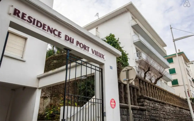 Charming Duplex With Terrace for 8 People in Port Vieux