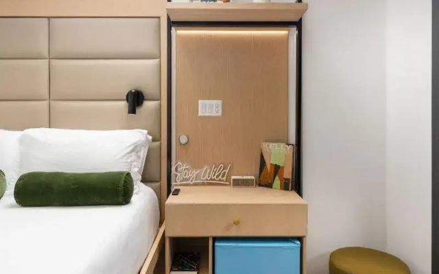 Little Charlie Hotel