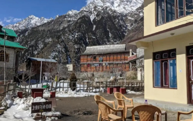 Shruti Guest House