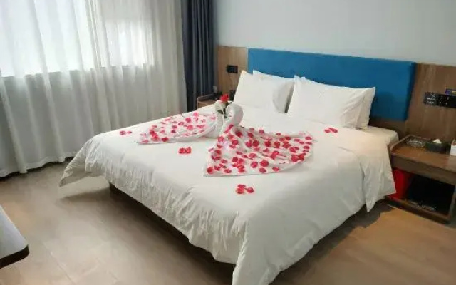 7Days Inn Hotel (Hebi Railway Station Qibin Avenue)