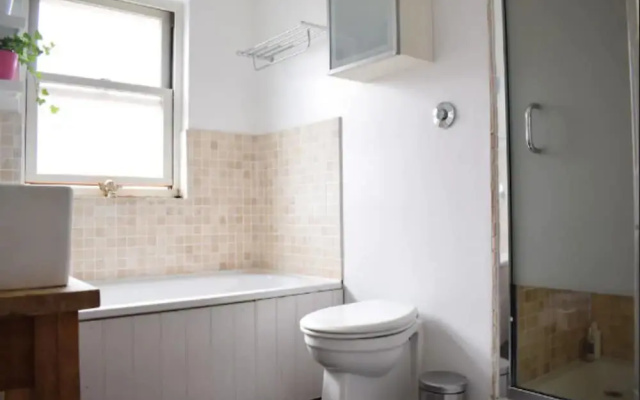 2 Bedroom Victorian Flat in Putney