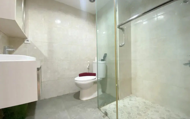 Elegant And Comfortable Studio At Tamansari The Hive Apartment