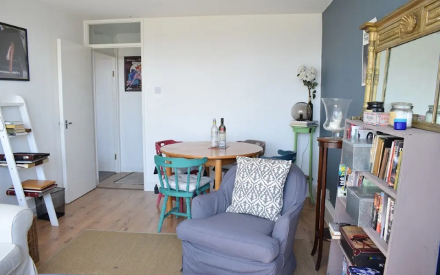 2 Bedroom Apartment Near Central London