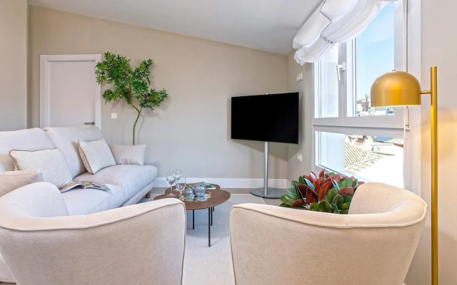Luxury Penthouse With Private Terrace in Granada San Anton 401
