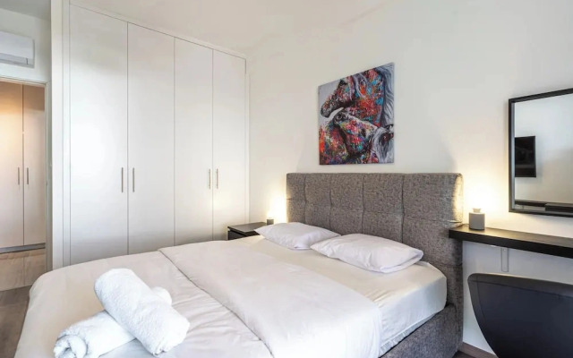 Sunshine 1-BR Apt. & Blacony in Larnaca