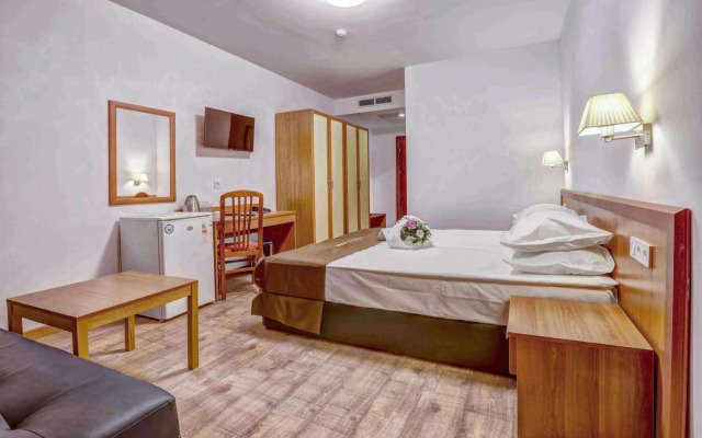 Prestige Grand Hotel and Aquapark