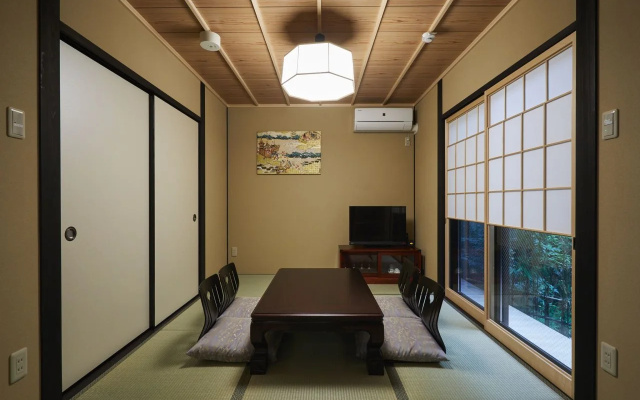 Rinn Gion yasakamae