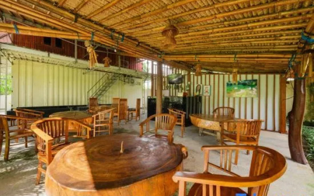 Kaia Raya Surf Lodge